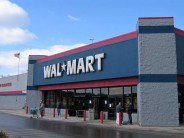 Greeter at Walmart Calls 911 on Dad She Thought was a Kidnapper Thank you for shopping at Walmart, you disgusting pervert.